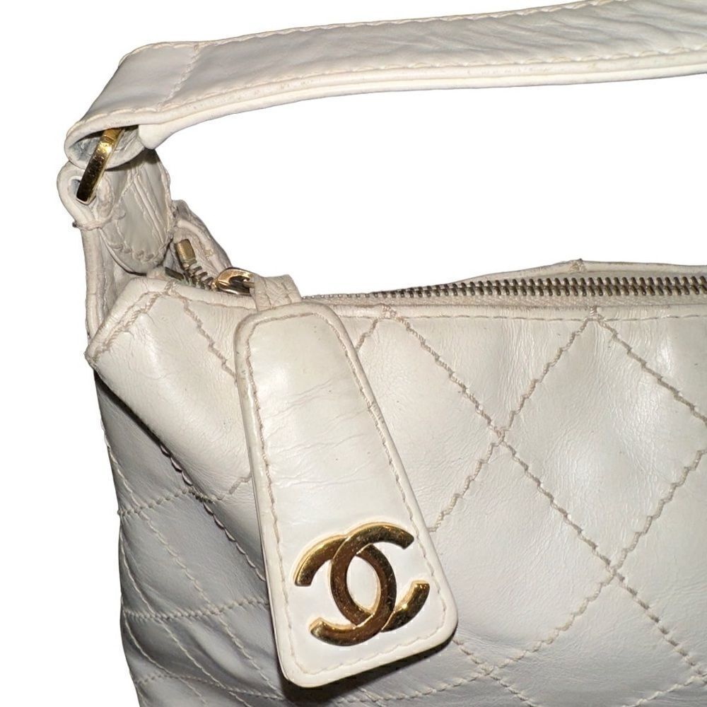 Chanel Wild Stitch Quilted leather white Tote Bag with gold CC logo - Picture 8 of 16